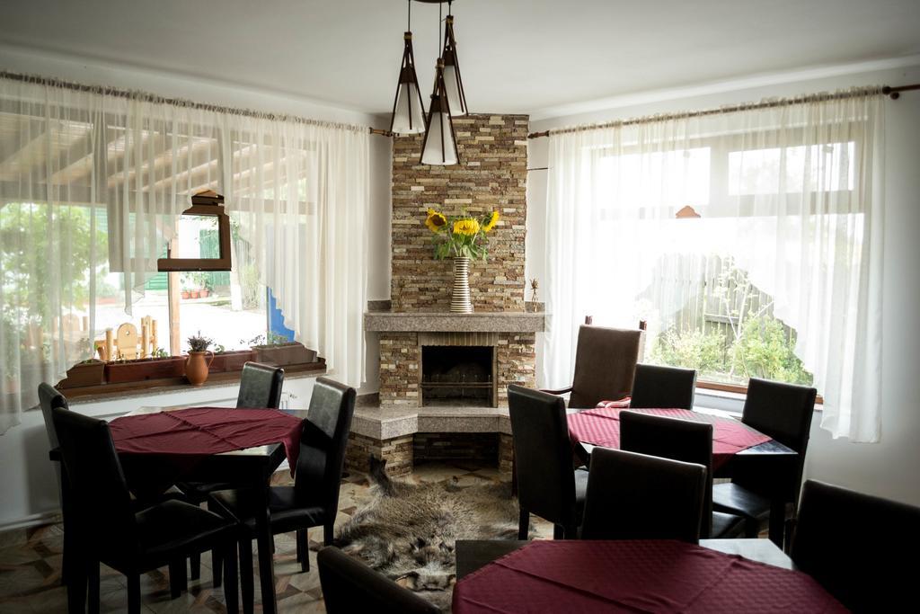 Casa Diana Hotel Comana Ngoại thất bức ảnh
